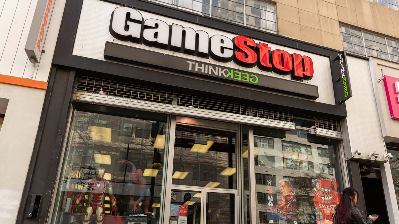 GameStop corta empregos em meio a declínio 'insustentável' nas vendas